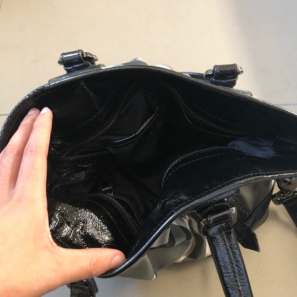 Black/ Grey Check Authentic Burberry Tote Hand Bag - Picture 6 of 6